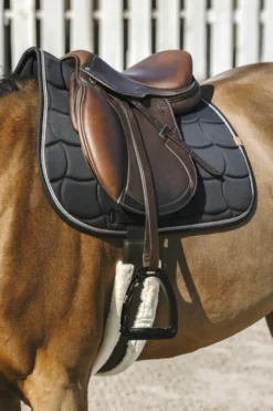 EQUITHÈME Shiny Schabracke
