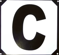12er Buchstaben-Set, Bahnpunkte auf Metallrahmen, schwarz/weiß