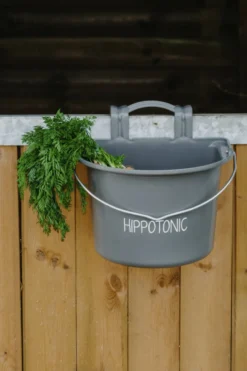 HIPPOTONIC Futtertrog mit Haken und Griff