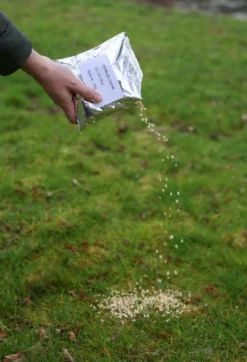 KERBL Fernhaltegranulat gegen Hunde und Katzen