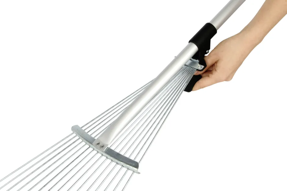 KERBL Mistkratzer verstellbar mit Teleskopstiel