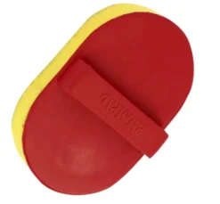 Striegel mit integriertem Schwamm