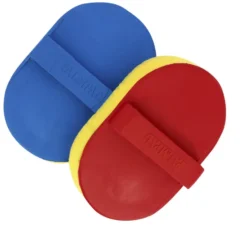 Striegel mit integriertem Schwamm
