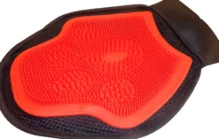 Striegel-und Putzhandschuh, rot